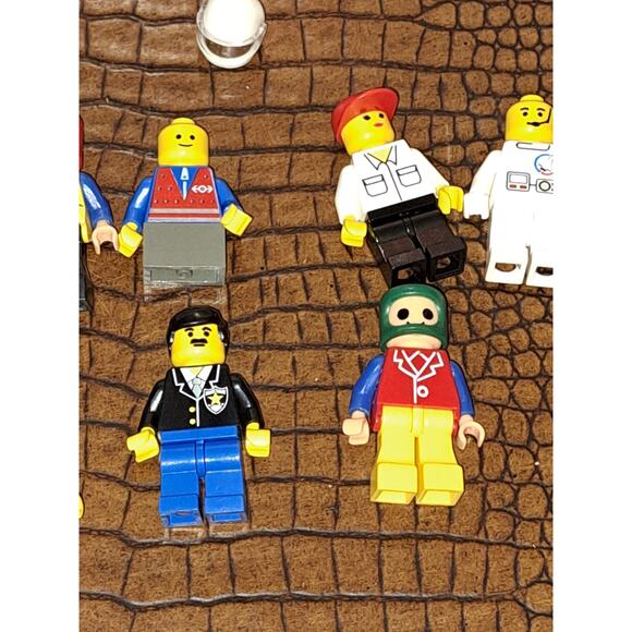 Lot of 9 Lego People - Picture 3 of 4